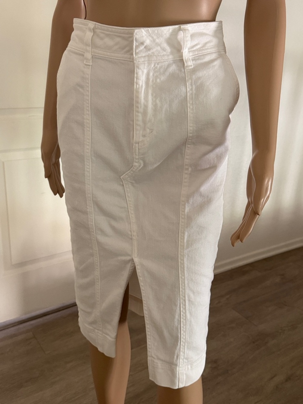 I.N.C White Denim High-Waist Pencil Skirt - Tailored Seam W/side pockets size 2P